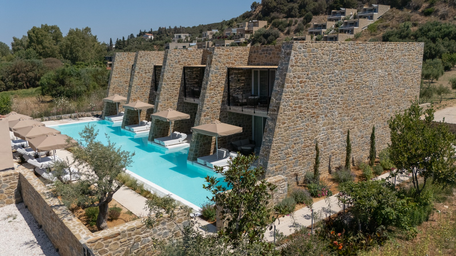 45972808 1235 40e5 81d5 0f1b87ae6a79